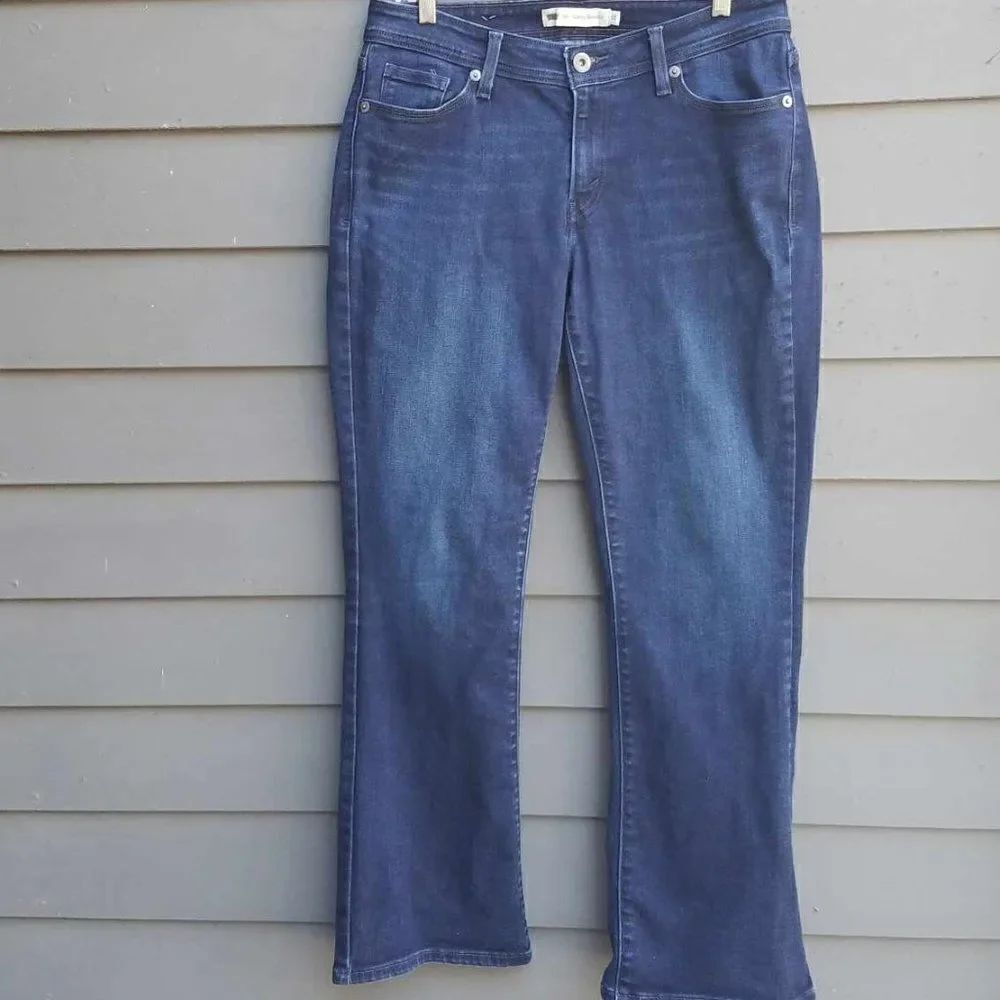 Levis 529 Curvy Bootcut Jeans size(31-32)